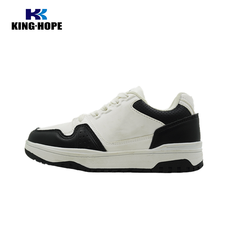 Anti-slip sports shoes