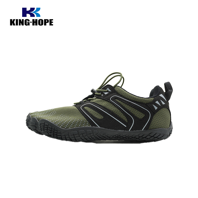 Durable wading shoes